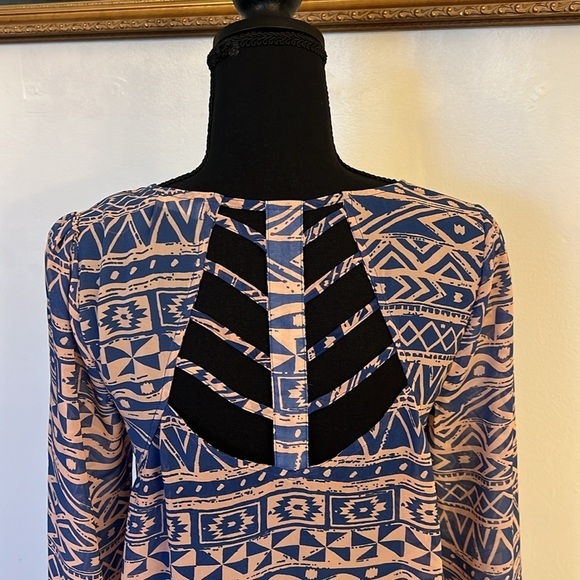 Blu Pepper Sheer Aztec Blouse, Sz. S. - Picture 7 of 10